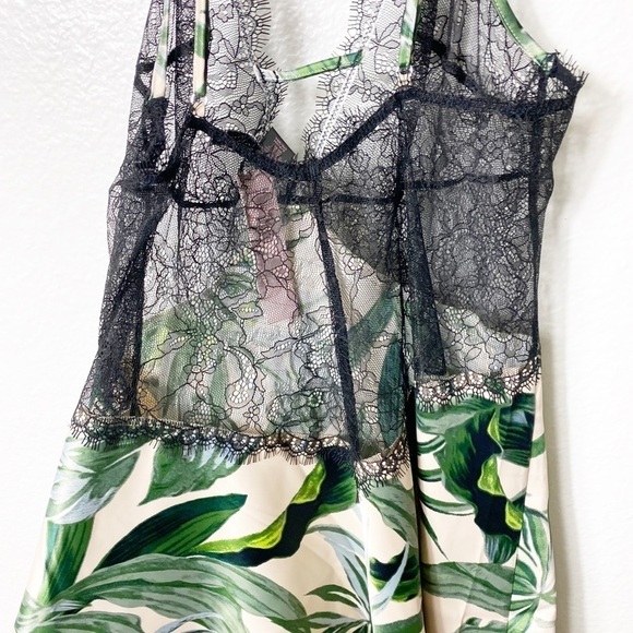 Victoria's Secret Leaf Print Lace Lingerie… - Picture 5 of 9
